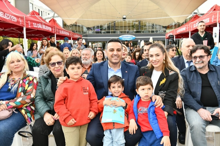 1. Çiğli Kitap Günleri kapılarını açtı 1. Çiğli Kitap Günleri kapılarını açtı
