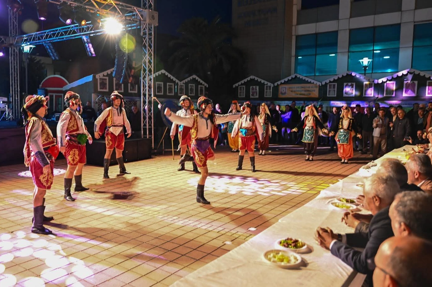 10. Gemlik Hemşehri Dernekleri Festivali coşkuyla başladı