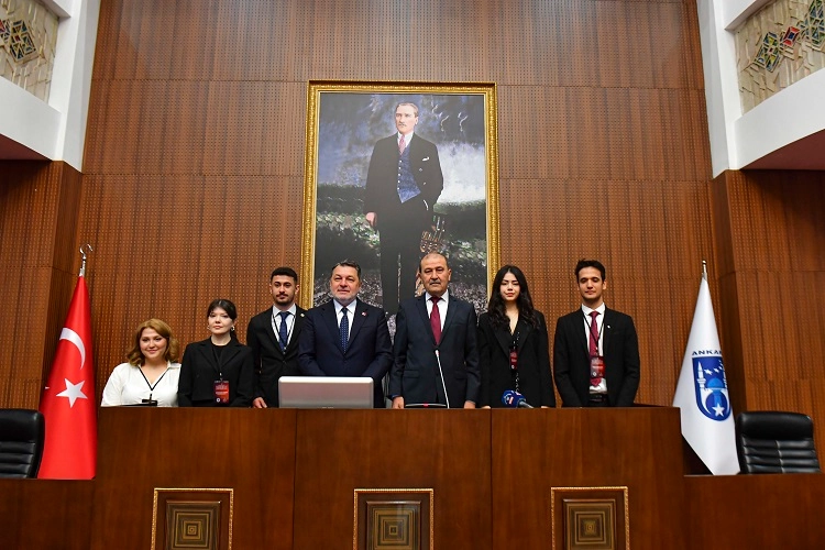ABB Meclisi gençlere emanet ABB Meclisi gençlere emanet