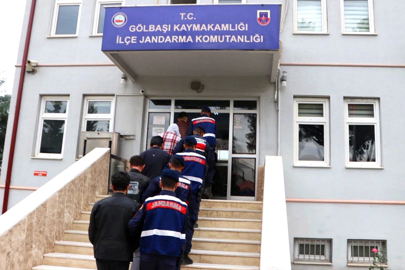 Adıyaman Jandarması'ndan uyuşturucuya 10 gözaltı