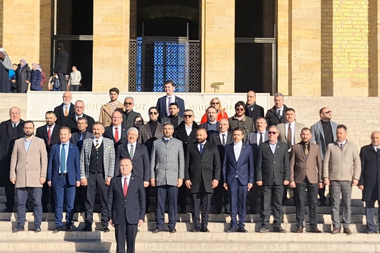 ANAP'tan Anıtkabir'e tarihi ziyaret