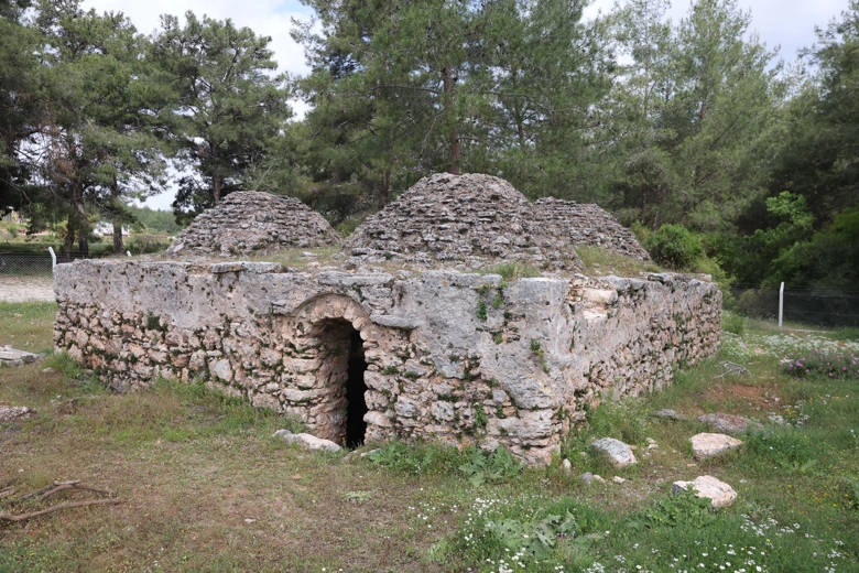 Antalya'da dört kubbeli tarihi su sarnıcı restore edilecek Antalya'da dört kubbeli tarihi su sarnıcı restore edilecek