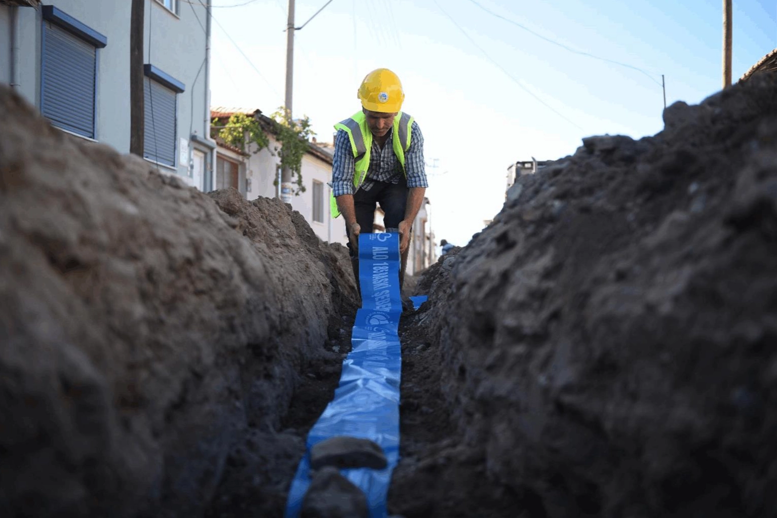 Balıkesir Burhaniye’de 60 yıllık su hattı yenilendi