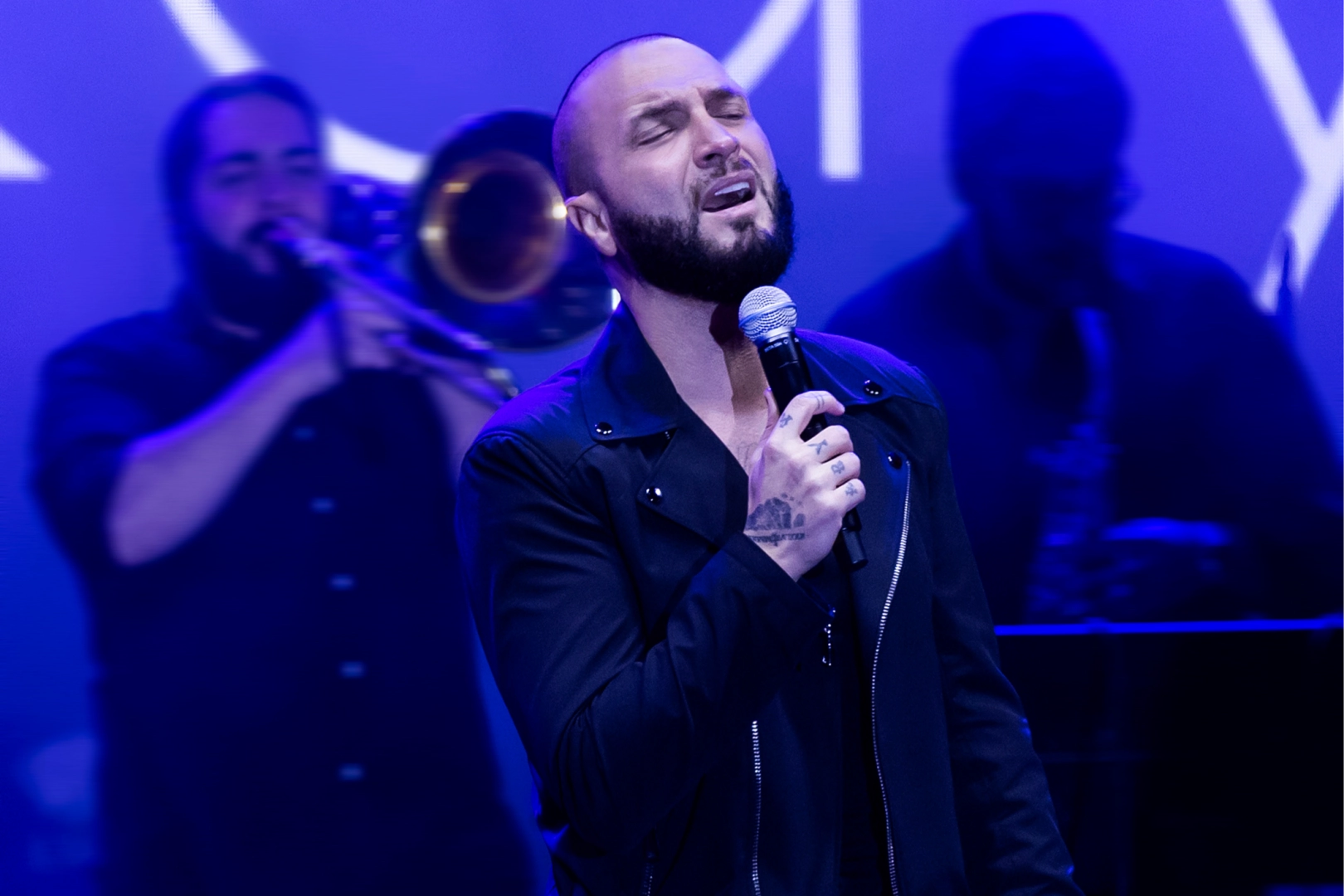 Berkay'dan yağmura rağmen unutulmaz gece!