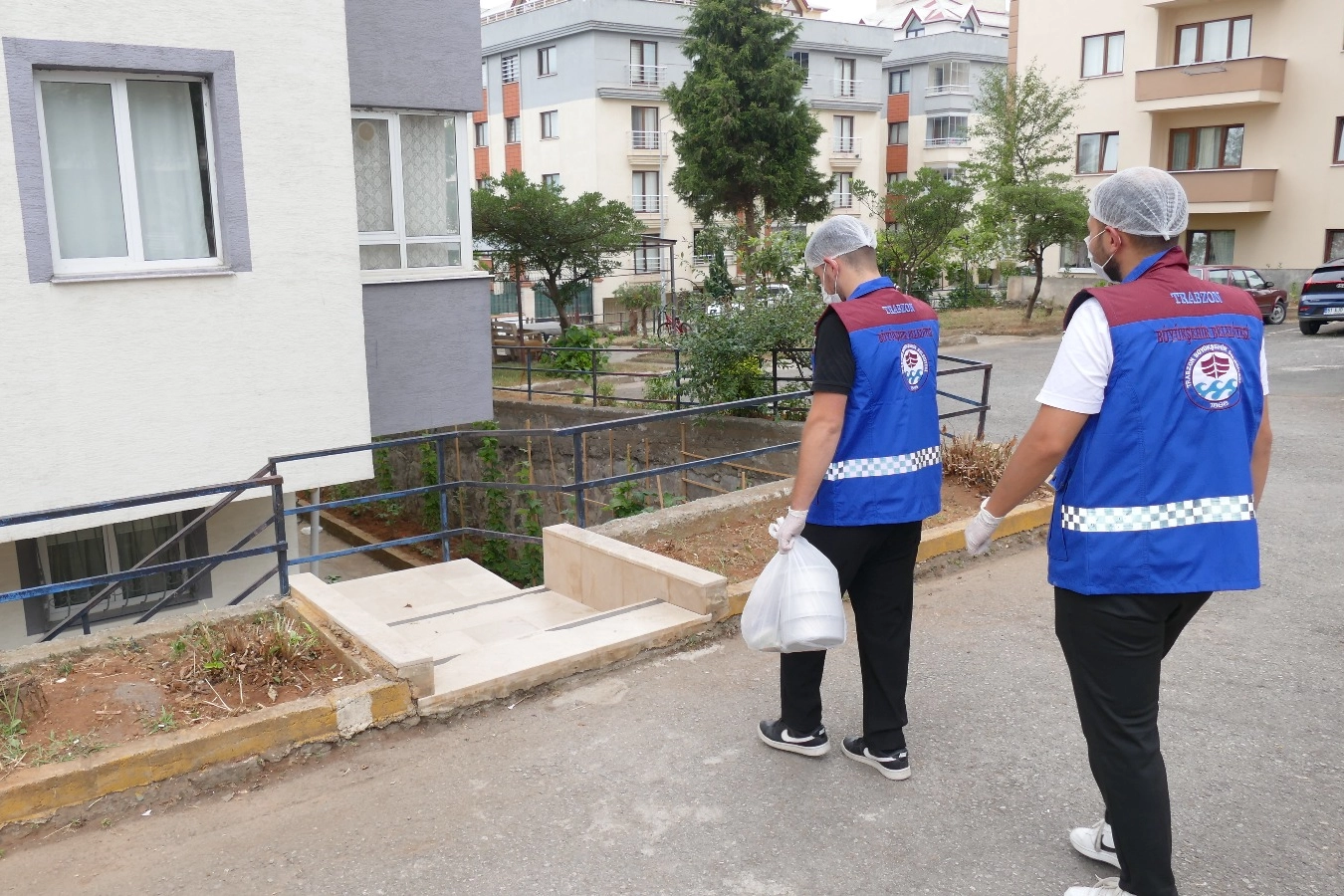 Bin 805 aileye evde sıcak yemek Bin 805 aileye evde sıcak yemek