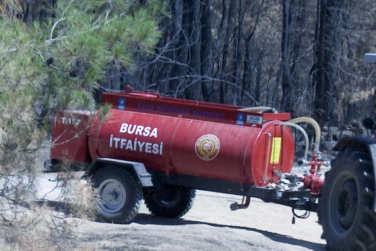 Bursa Büyükşehir'in tankerleri orman yangınlarına müdahalede kilit rol oynuyor