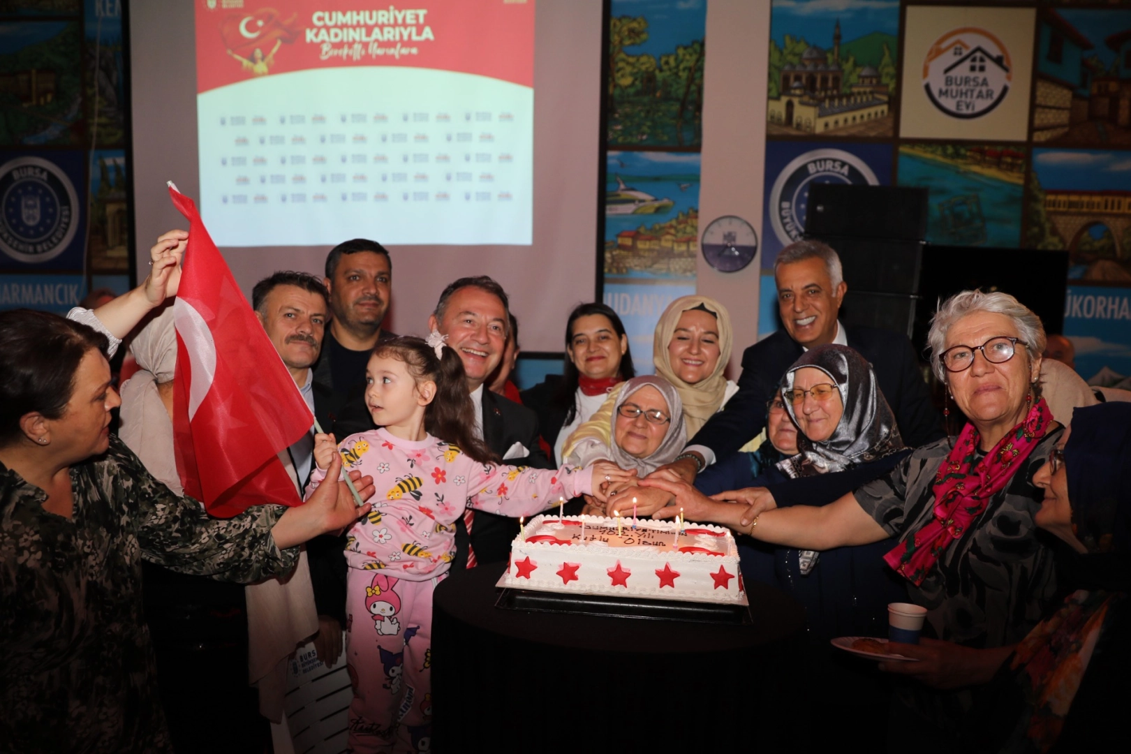 Bursa'da Cumhuriyet kadınlarıyla bereketli yarınlara Bursa'da Cumhuriyet kadınlarıyla bereketli yarınlara