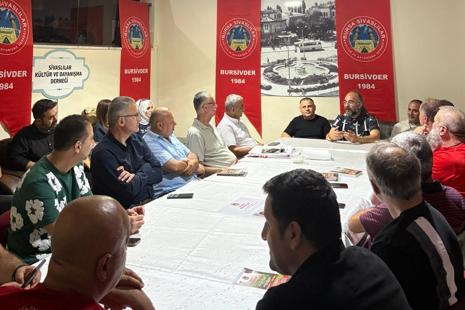 Bursa'da 'Sivasi Sohbetler'e devam