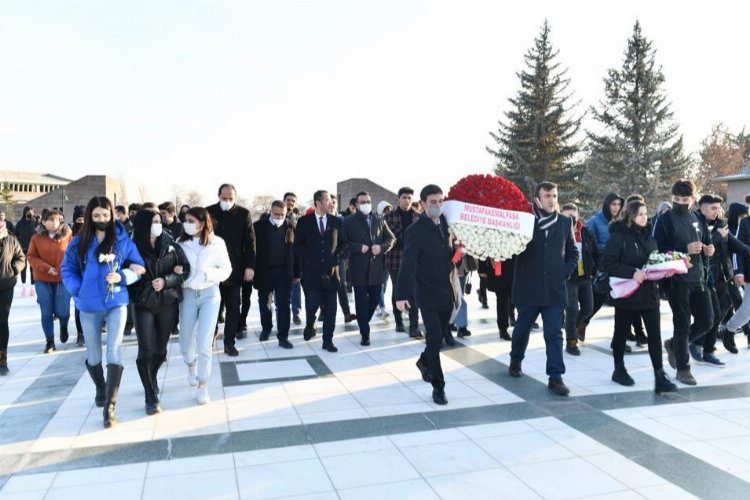 Bursa Mustafakemalpaşalı öğrenciler Ata'nın huzurunda