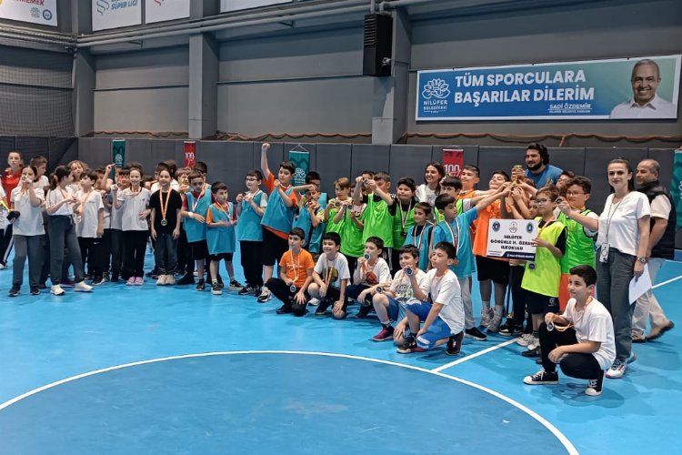 Bursa Nilüfer'de sportif başarılar ödülle taçlandırıldı