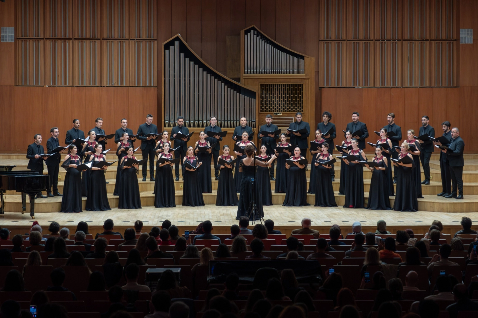 Bursa Çoksesli Korosu Ankara’da sahne aldı