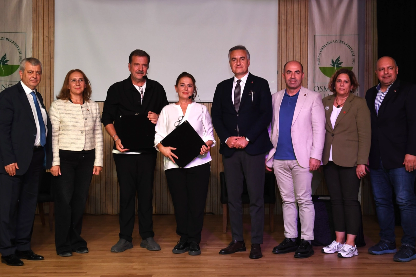 Bursa Osmangazi Belediyesi’nin okuma tiyatrosuna yoğun ilgi