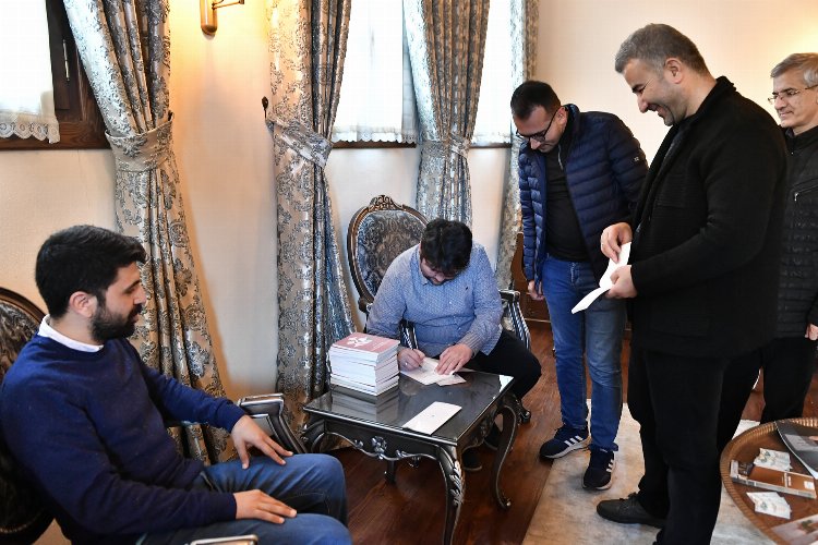 Bursa Osmangazi'de edebiyatseverler Kedili Tekke’de buluştu