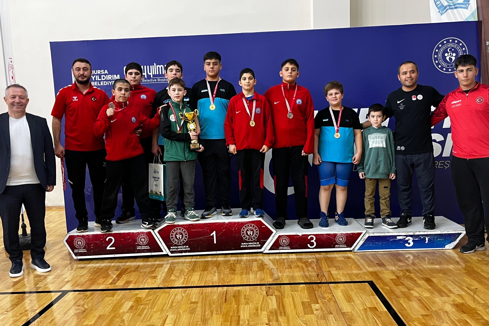 Bursa Yıldırım’da Cumhuriyet coşkusu sporla taçlandı Bursa Yıldırım’da Cumhuriyet coşkusu sporla taçlandı