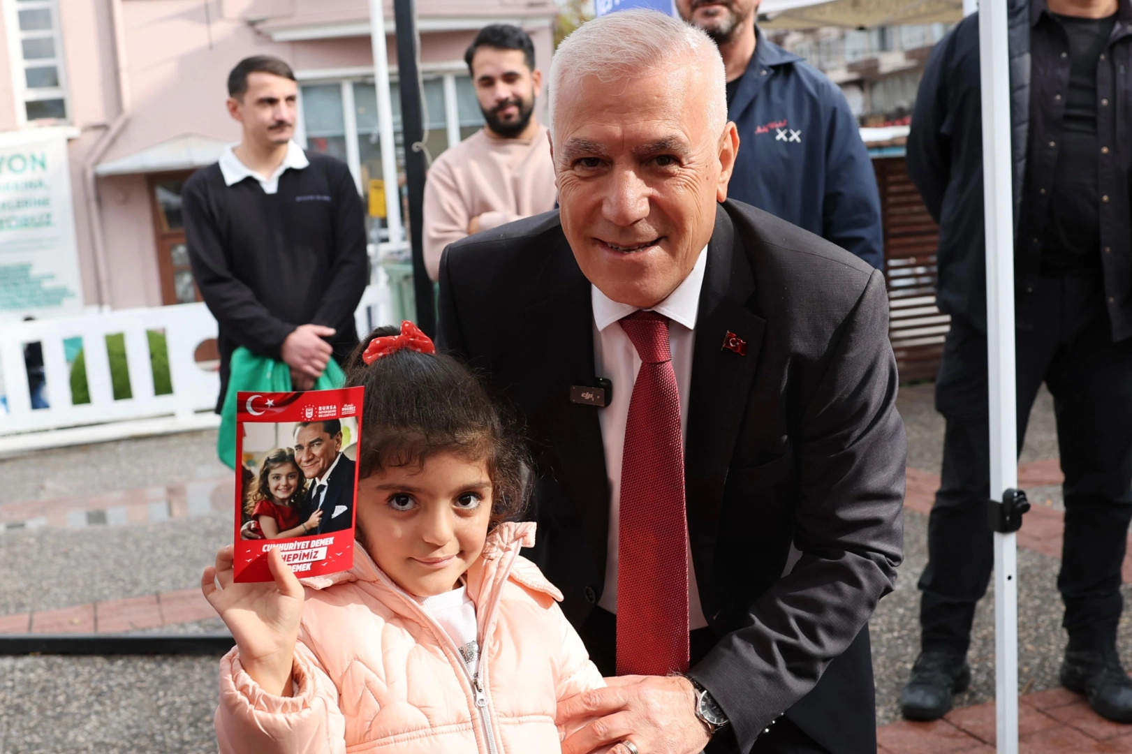 Bursalılar Atatürk ile aynı karede Bursalılar Atatürk ile aynı karede