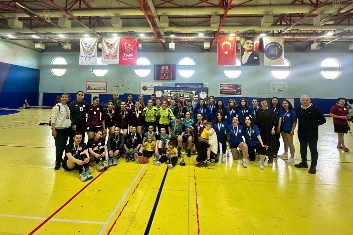 BUÜ’nün hentbol takımı Süper Lig'de BUÜ’nün hentbol takımı Süper Lig'de