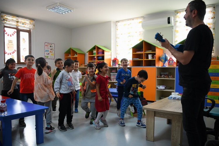 Çayırova'da çocuklar eğlenerek öğreniyor