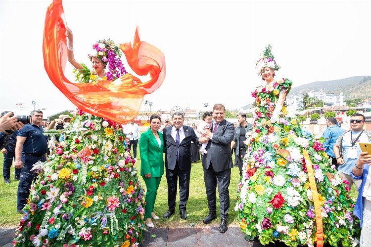 Çiçek Festivali'nde renkli görüntüler