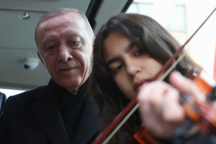 Denizli'de Çanakkale türküsünü söyledi