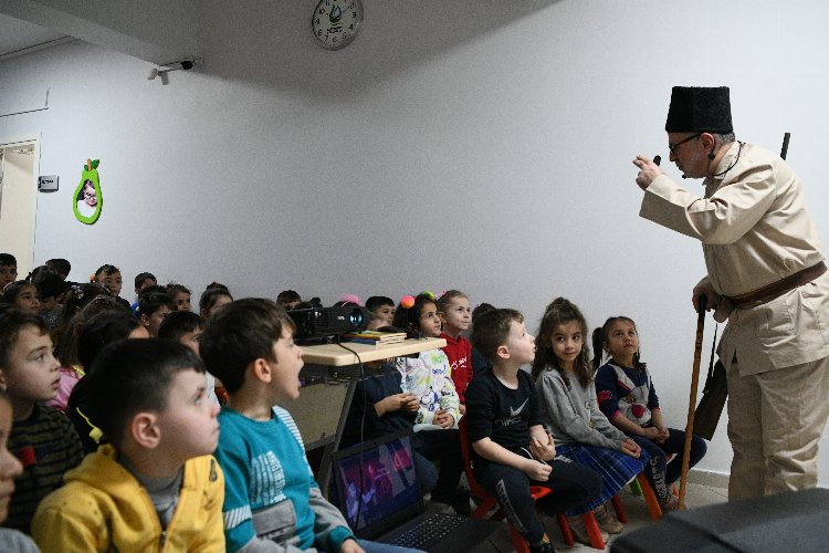 Depremzede çocuklara Çayırova'dan moral etkinliği