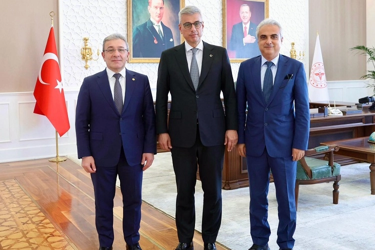 DEÜ Rektörü Yılmaz'dan Ankara'da önemli mesai