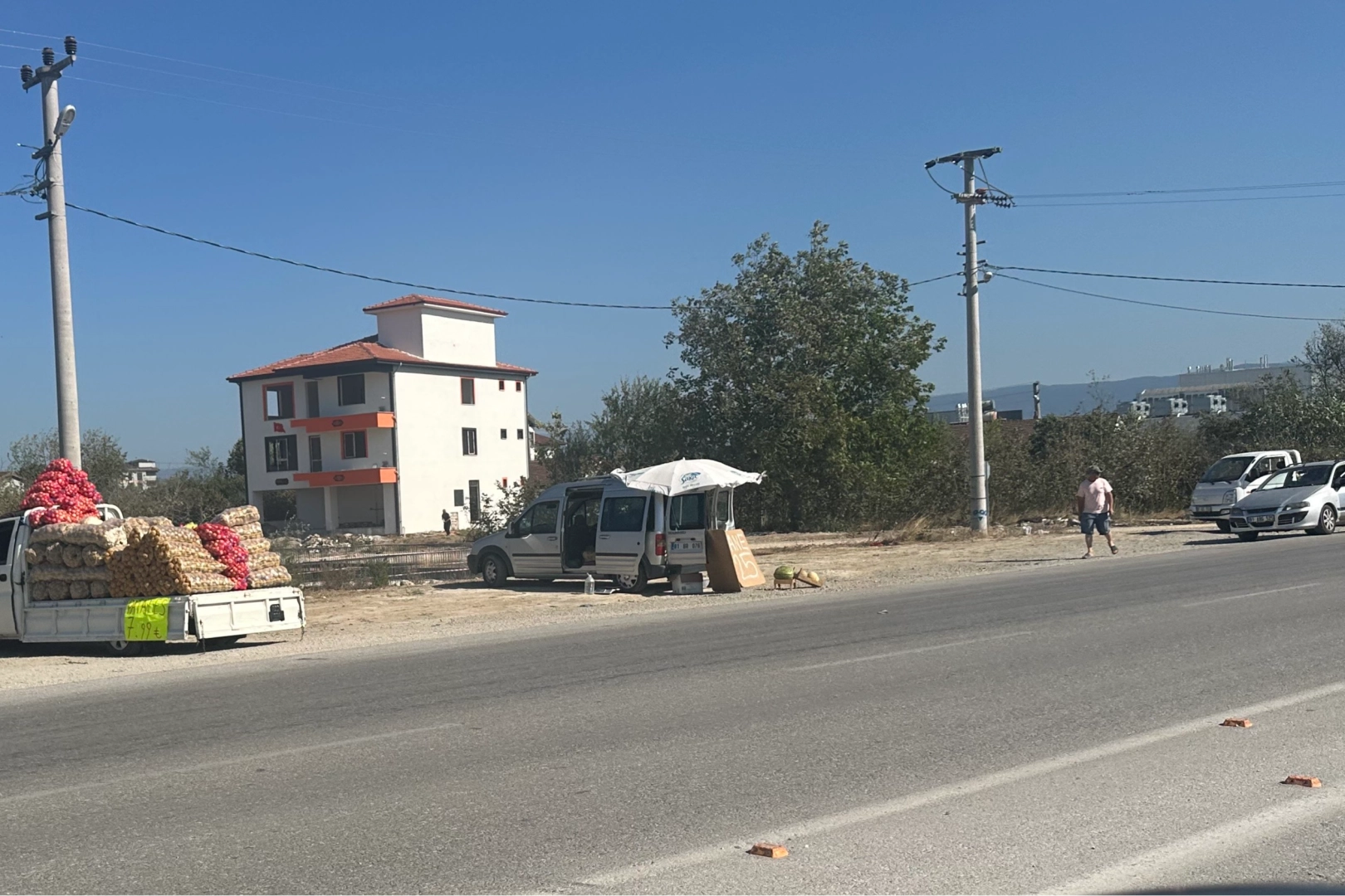 Düzce'de seyyar satıcılara belediye seyirci kalıyor