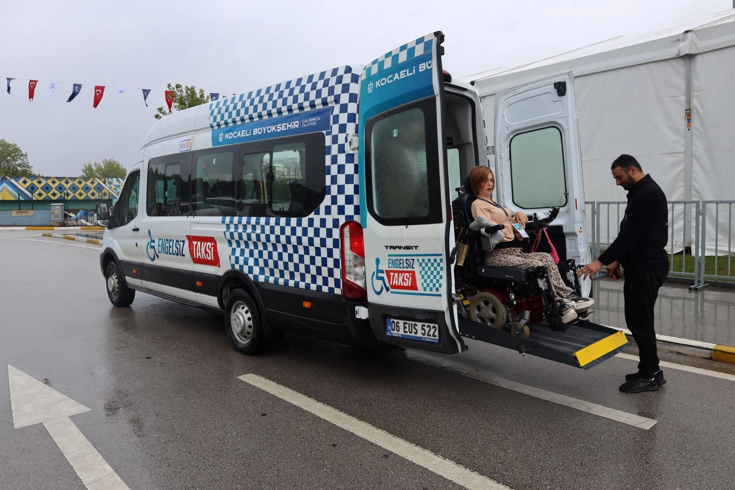 Engelsiz Taksi, Kitap Fuarı’nda da engelleri aşıyor