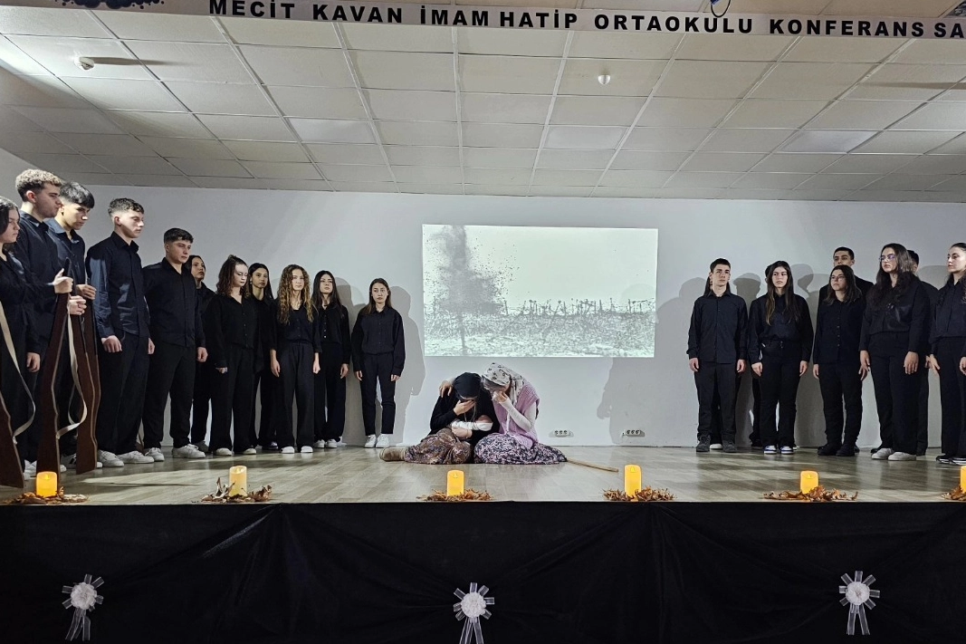 Gazi Mustafa Kemal Atatürk Gölcük'te şükran ve minnetle anıldı