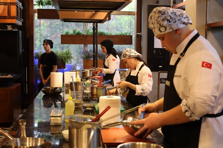 Geleceğin şeflerine Kocaeli'de ünlü şeflerden eğitim
