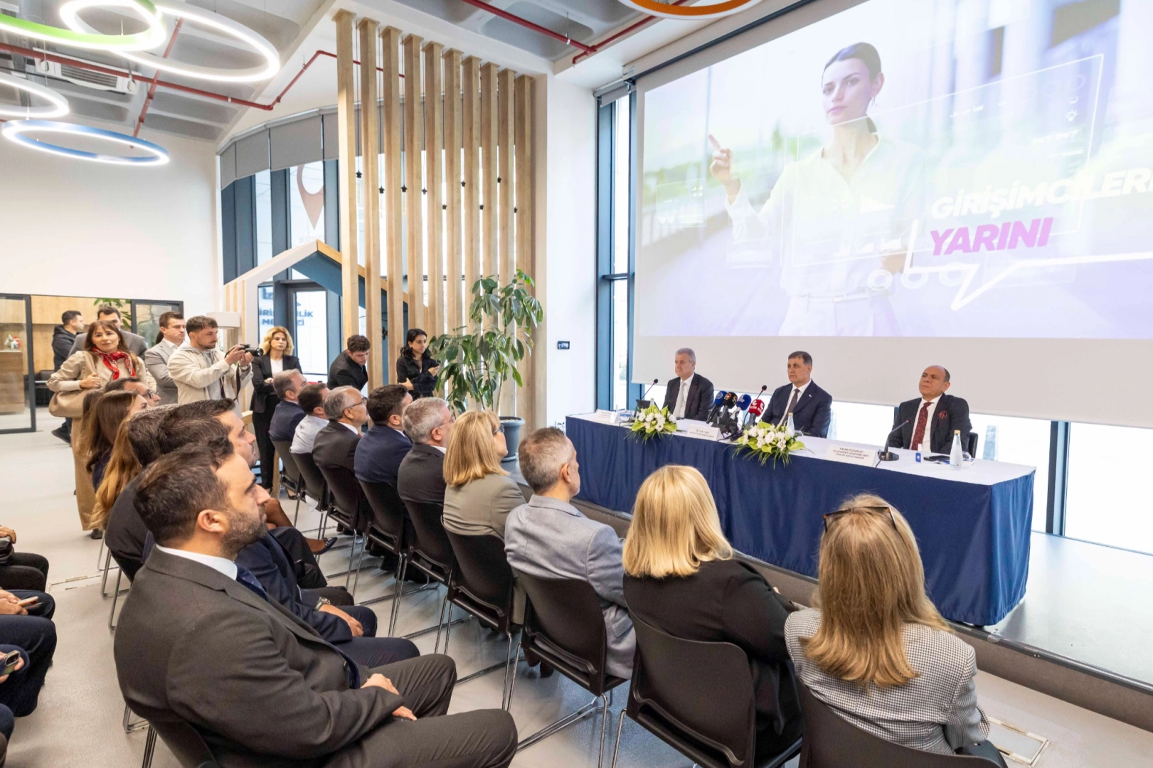 Gelecek 'İzmirMeets 2025' konuşturulacak