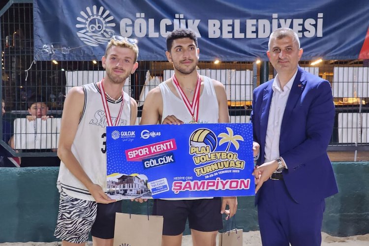 Gölcük'teki Plaj Voleybolu'nda şampiyon belli oldu