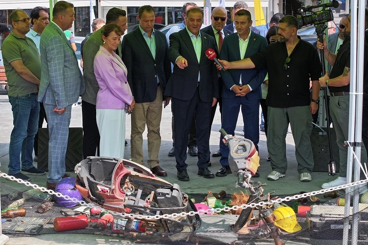 İBB'den Marmara Denizi'nde derin temizlik İBB'den Marmara Denizi'nde derin temizlik