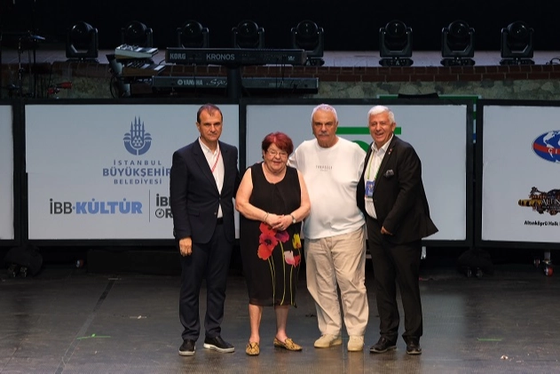 İki efsane isme 'Yaşam Boyu Başarı Ödülü'