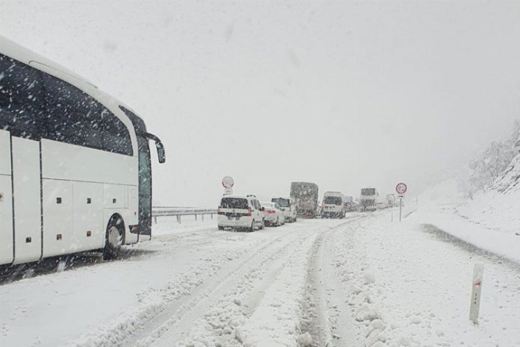 Isparta-Antalya yolu trafiğe kapandı!