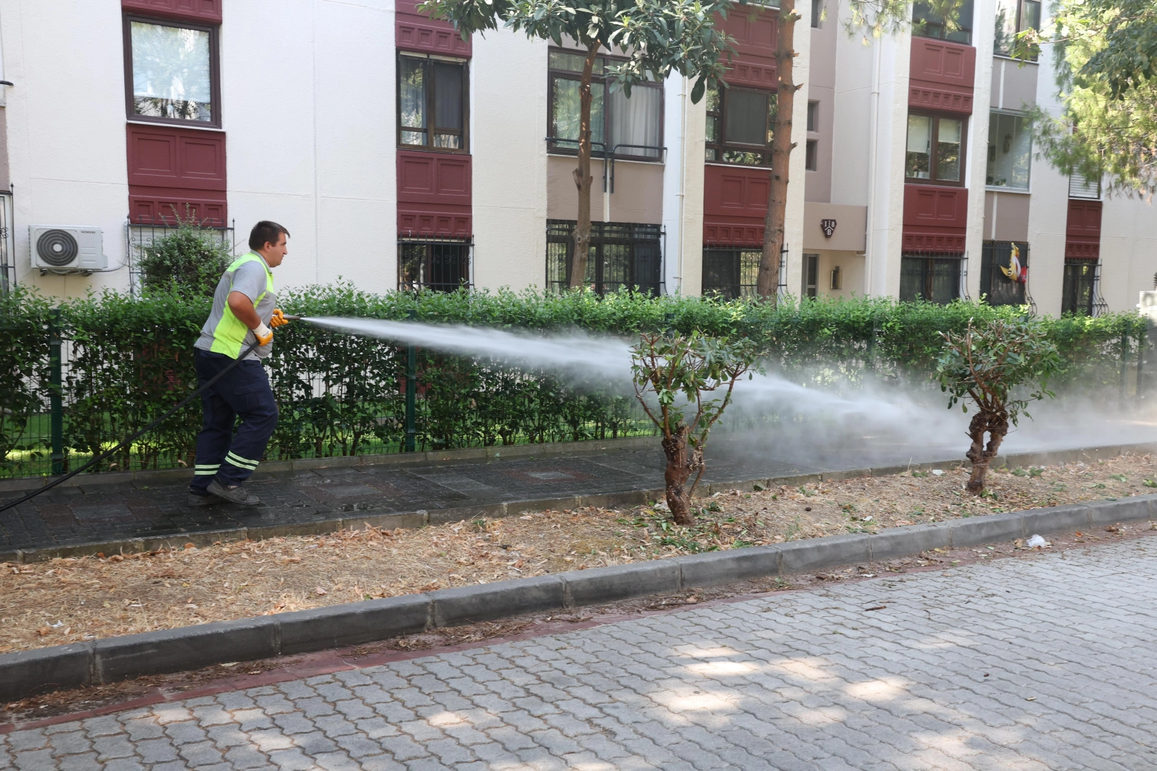 İstanbul Bakırköy'de temizlik seferberliğine devam