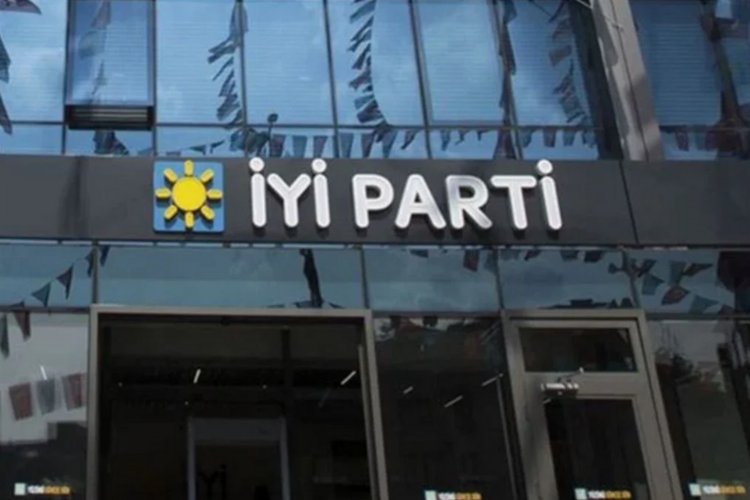 İYİ Parti'de 4 ilçe başkanı görevden alındı