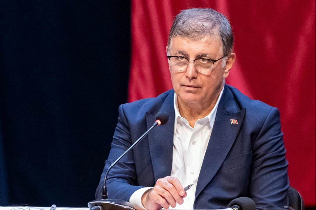 İzmir'de Başkan Tugay’dan Türk-İş'e bordrolu yanıt: Zamdan feragat edin!