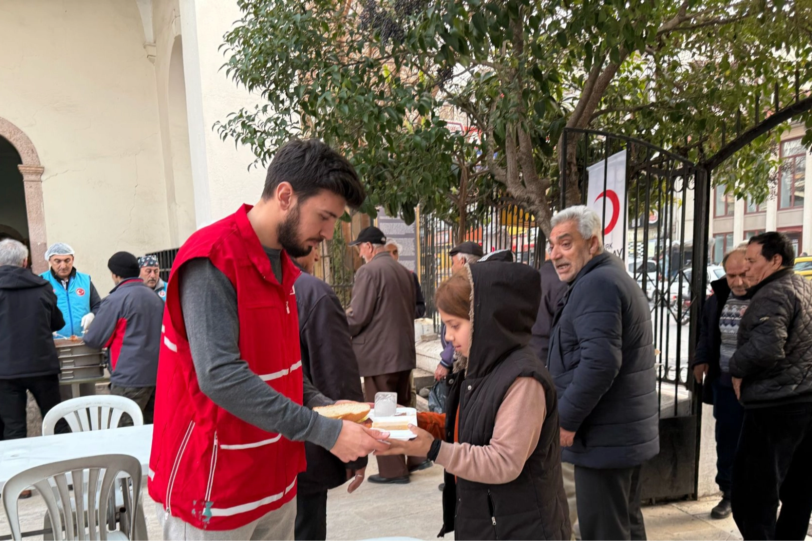 İzmir'de Kızılay Konak'tan Ramazan seferberliği