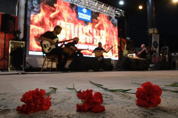 Karabağlar, Madımak'ta yitirilen canları andı