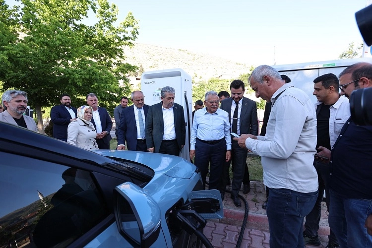 Kayseri Büyükşehir geleceği şarj ediyor