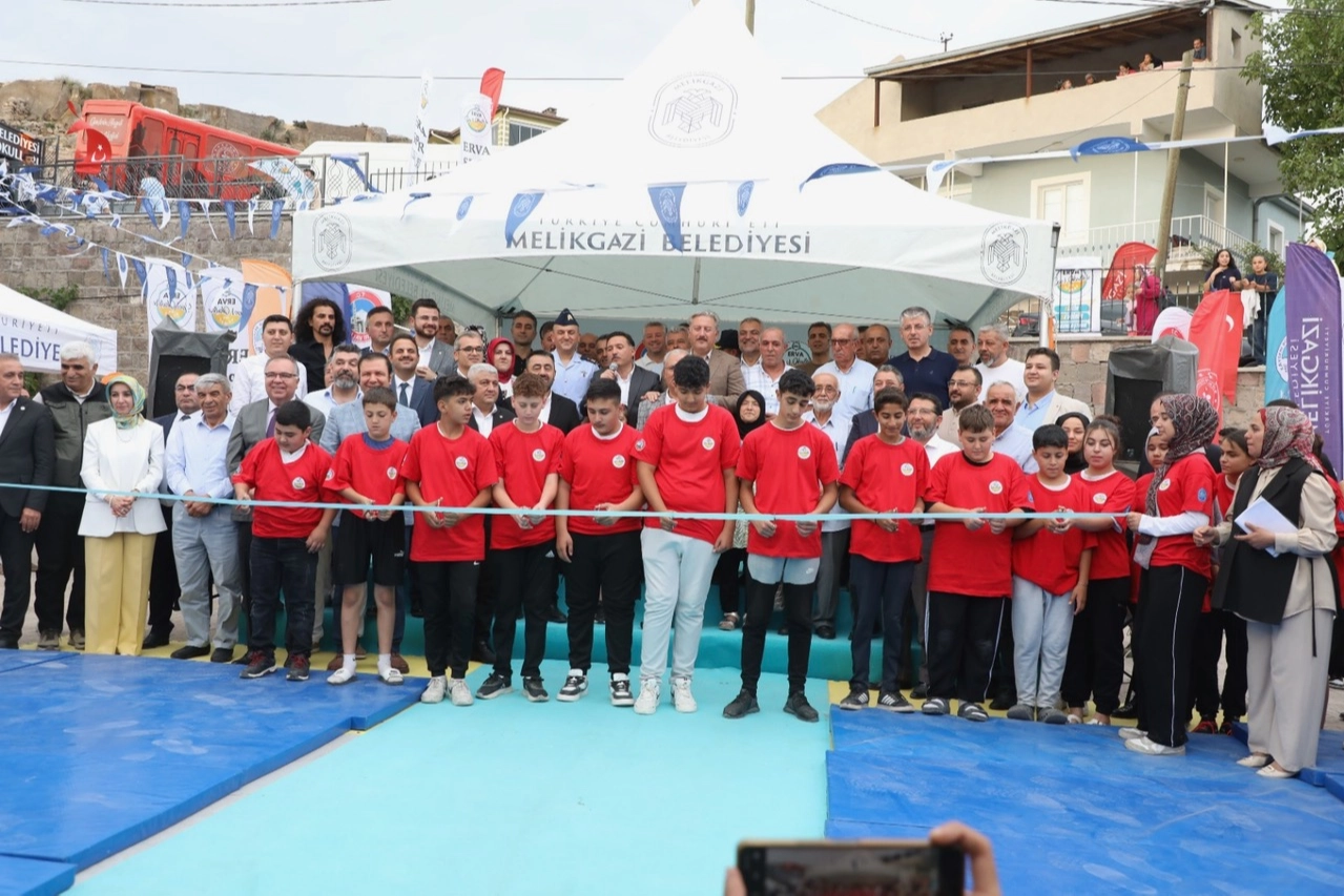 Kayseri Melikgazi'den gençlere yeni spor okulu Kayseri Melikgazi'den gençlere yeni spor okulu