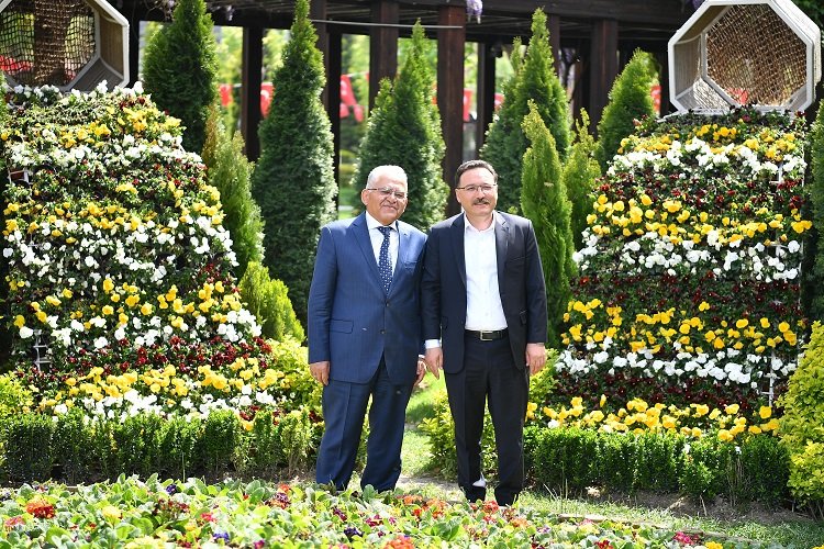 Kayseri Valisi'nden Büyükkılıç'a ziyaret