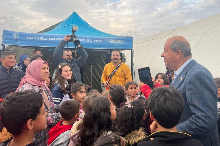 KKTC Cumhurbaşkanı Tatar'dan çadır kent ziyareti