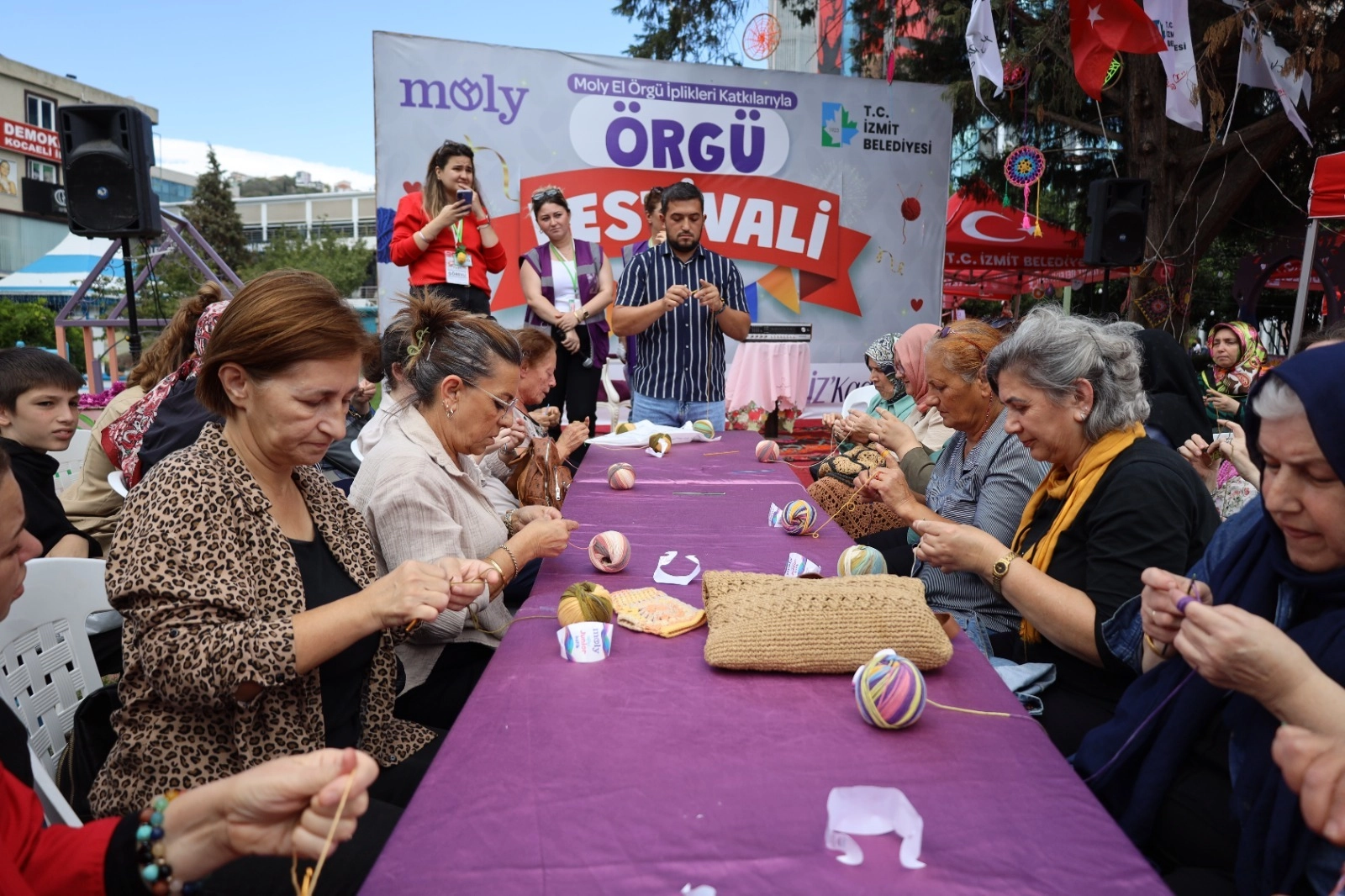 Kocaeli İzmit'te renkli 'örgü'