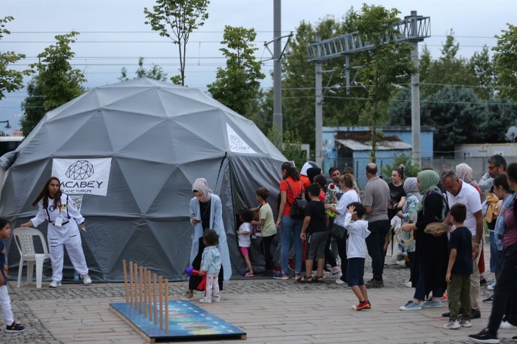 Kocaelili çocuklar gökyüzüne dokundu