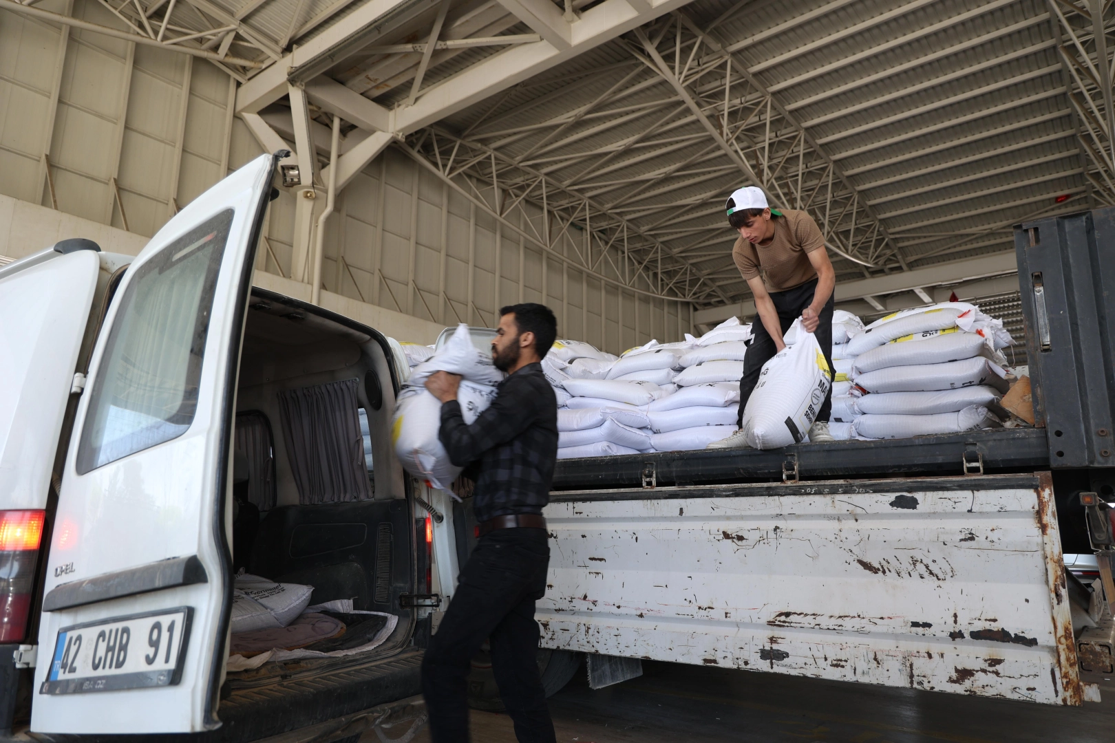 Konya Büyükşehir'den üreticiye tohum desteği