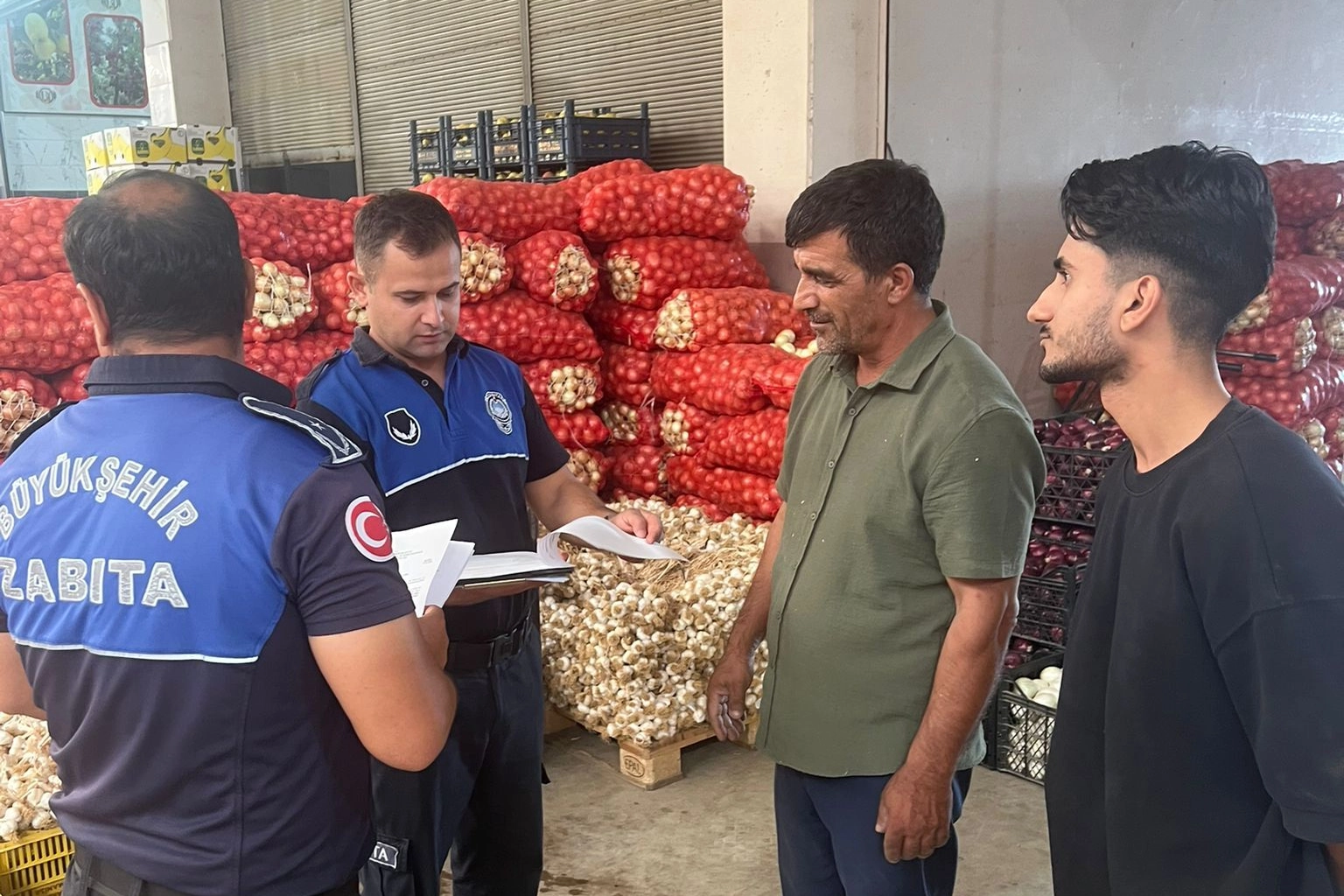 Manisa Büyükşehir'den market ve pazarlara sıkı denetim