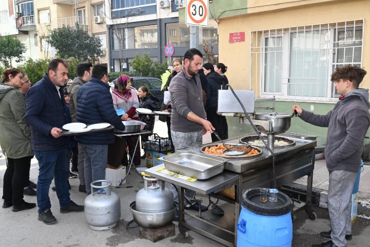 Manisa'da MHP merhum İl Başkanı için lokma hayrı