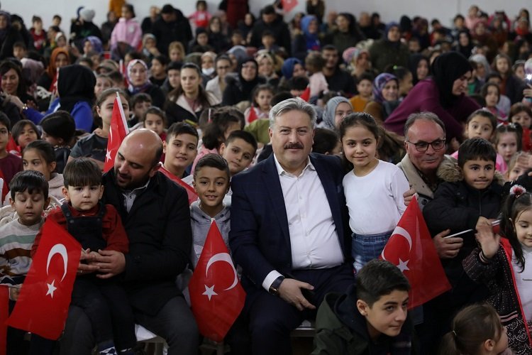 Melikgazi'de miniklere Karne Şenliği hediyesi