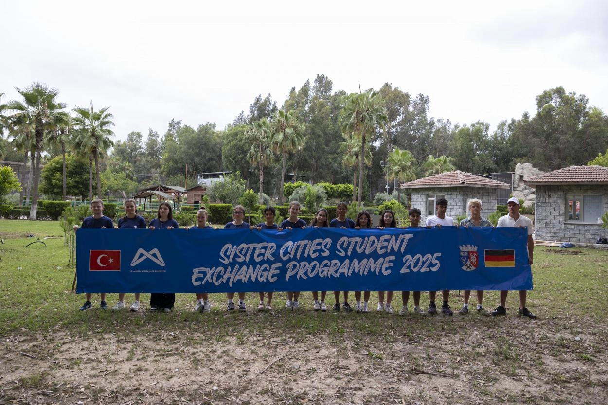 Mersin’de “Kardeş Şehirler Öğrenci Değişim Programı” renkli geçti